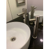 Sanela - Nerezový stojankový bezdotykový dávkovač mydla, 230 V AC, 0,5 l nádržka na mydlo